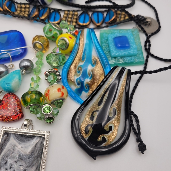 Elegant Multicolor Jewelry Glass, Ceramic & Resin Set - Picture 4 of 8